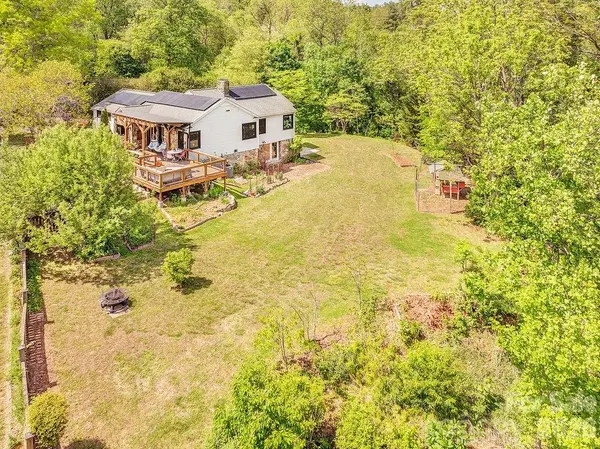 10 Hillendale RD, Asheville, NC 28805