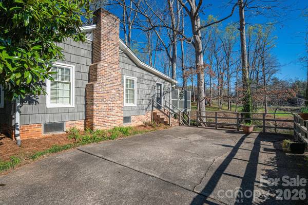 1219 Timberland DR, Shelby, NC 28150