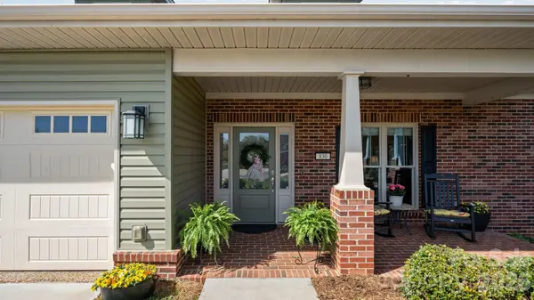 830 Iris LN, Newton, NC 28658