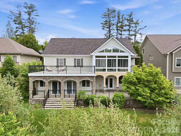 612 Vista Falls RD, Mills River, NC 28759