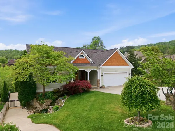 612 Vista Falls RD, Mills River, NC 28759
