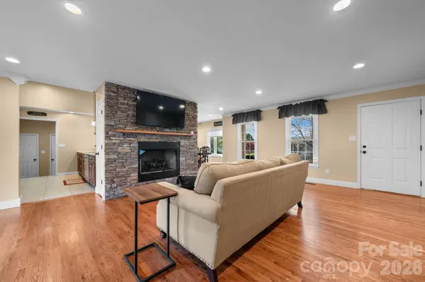 1315 Pear DR, Conover, NC 28613