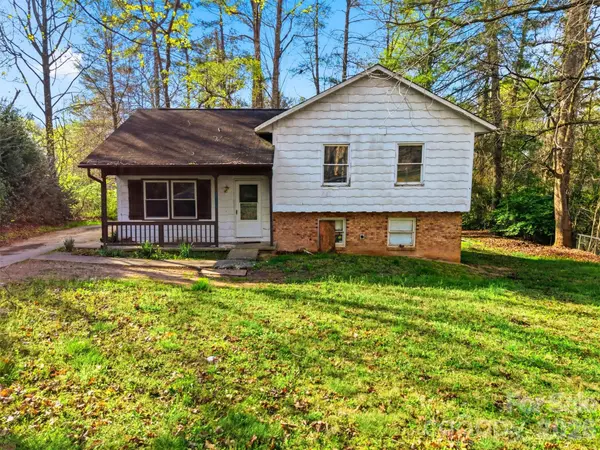 2374 Gingercake CT, Lenoir, NC 28645