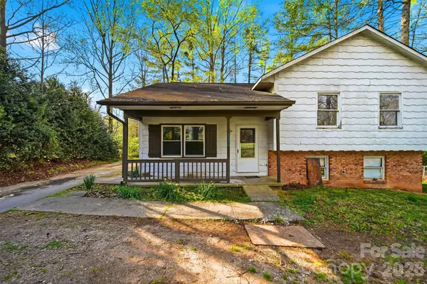 2374 Gingercake CT, Lenoir, NC 28645