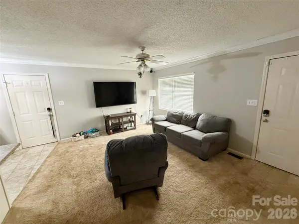 928 Lyndsey Brooke CT, Lincolnton, NC 28092