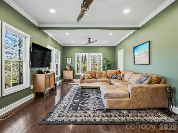 150 White Pine DR, Fletcher, NC 28732