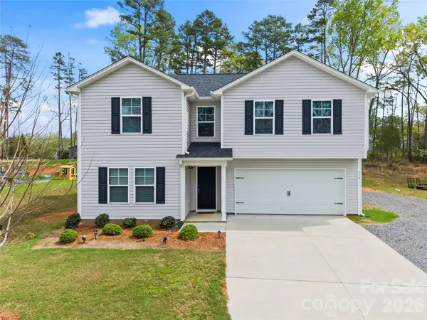 319 Shoreline DR, New London, NC 28127