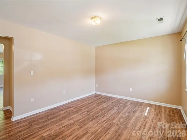 88 Lees Creek RD, Asheville, NC 28806