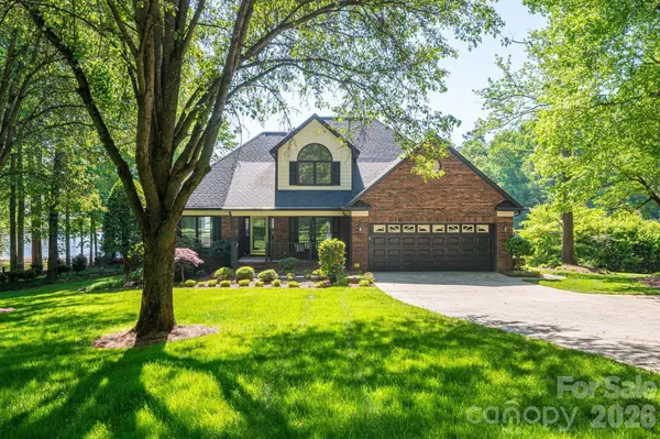 226 Bay Shore DR, Belmont, NC 28012