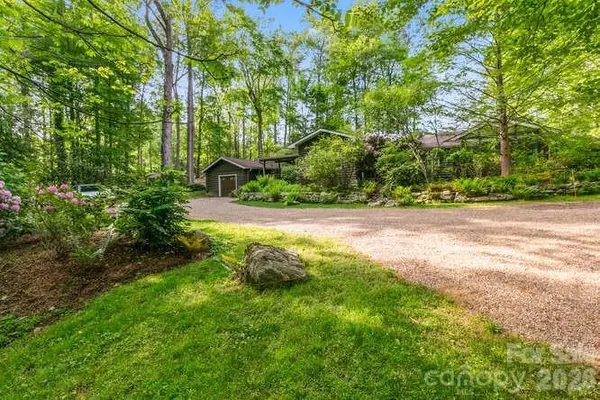 20 Deva Glen RD, Asheville, NC 28804