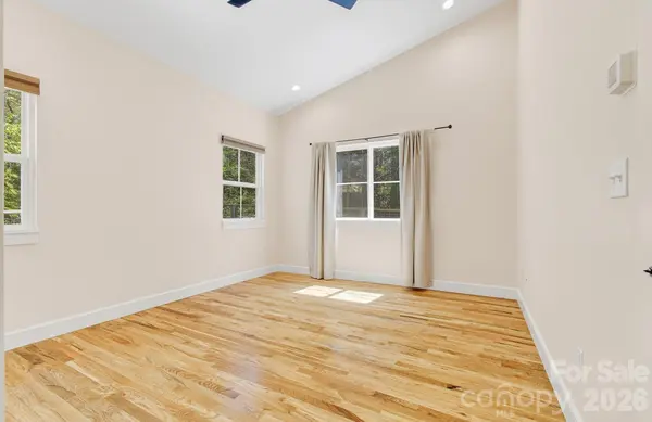 180 Moody AVE, Candler, NC 28715