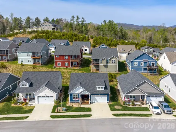 237 Leyland CIR, Hendersonville, NC 28792