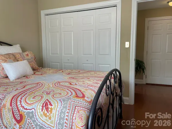 217 Abee ST, Morganton, NC 28655