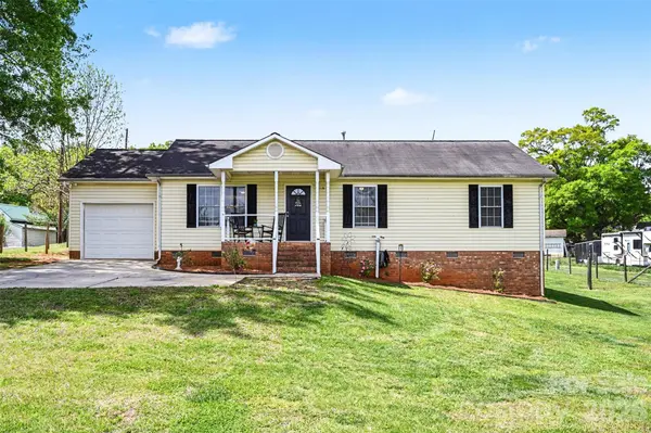 353 Woodlawn AVE, Mount Holly, NC 28120