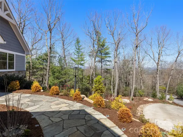 255 Dalhousie CT, Flat Rock, NC 28731
