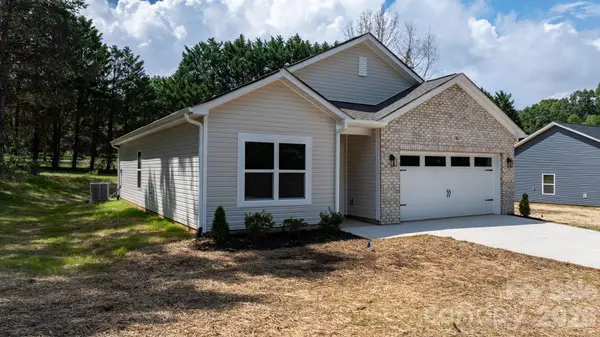 2807 17th Street CT NE, Hickory, NC 28601