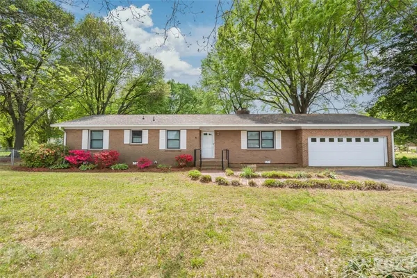 105 W Sunset DR, Locust, NC 28097