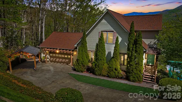 144 Hilltop RD, Black Mountain, NC 28711