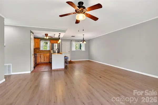 263 Fairway LN #B, Spruce Pine, NC 28777