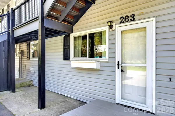 263 Fairway LN #B, Spruce Pine, NC 28777