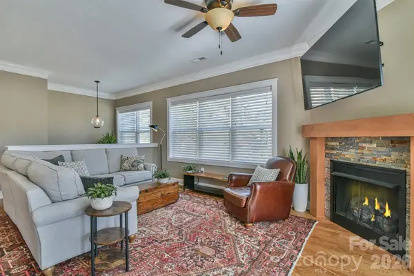 3 Leeds LN, Black Mountain, NC 28711