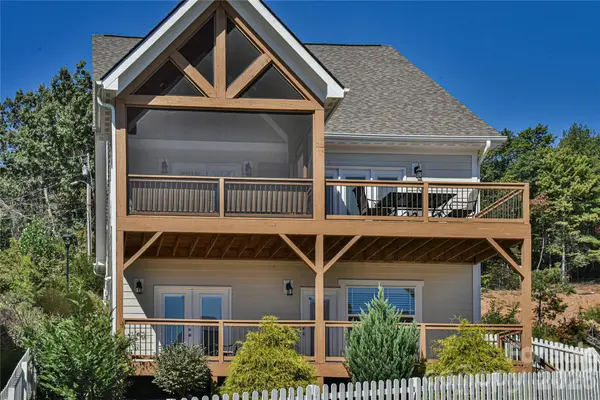 3 Leeds LN, Black Mountain, NC 28711