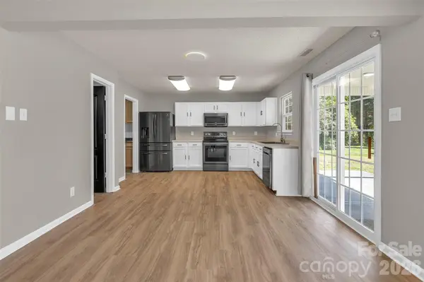 128 Longlea DR, Clover, SC 29710