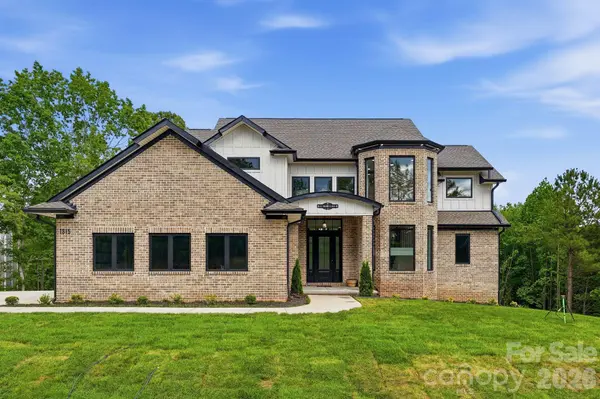 1815 White Fawn LN, Rock Hill, SC 29730