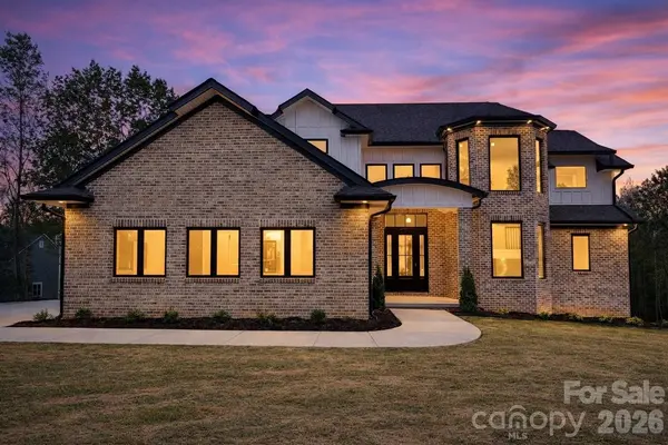 1815 White Fawn LN, Rock Hill, SC 29730