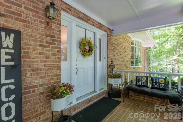 819 Chesterfield CIR SW, Lenoir, NC 28645