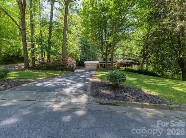 819 Chesterfield CIR SW, Lenoir, NC 28645