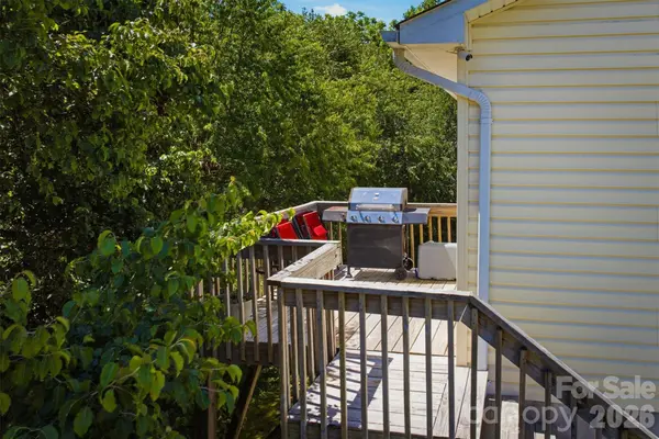 4240 Hickory Nut Ridge RD, Hudson, NC 28638