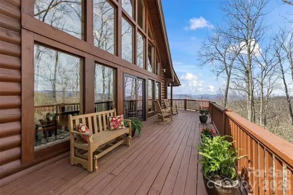 1299 Black Forest DR, Bryson City, NC 28713