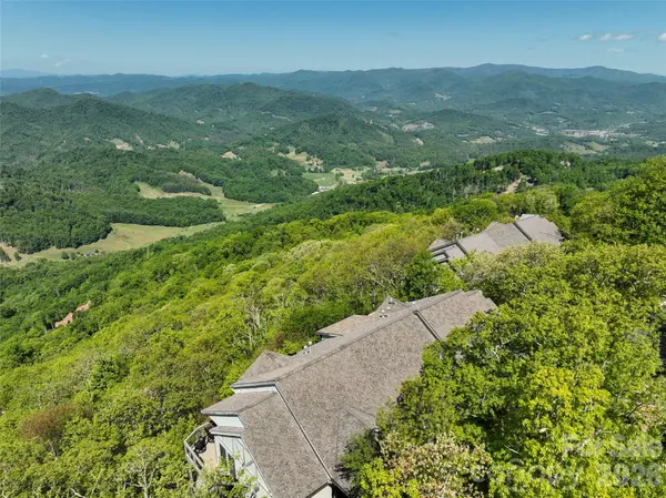 140 Slickrock RD #F/4, Burnsville, NC 28714