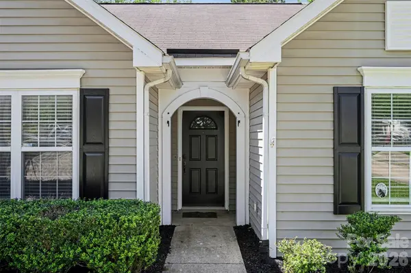 2617 Forest Grove CT, Charlotte, NC 28269