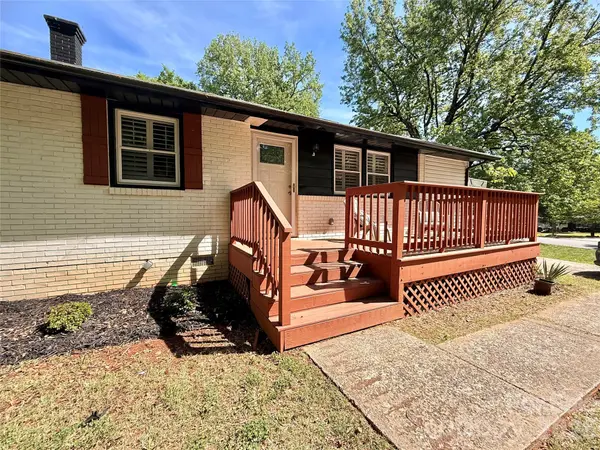 401 Rutland DR, Charlotte, NC 28217