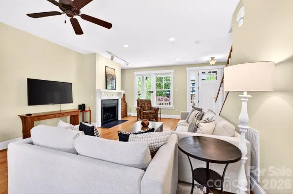 4 Fitzgerald RD, Black Mountain, NC 28711