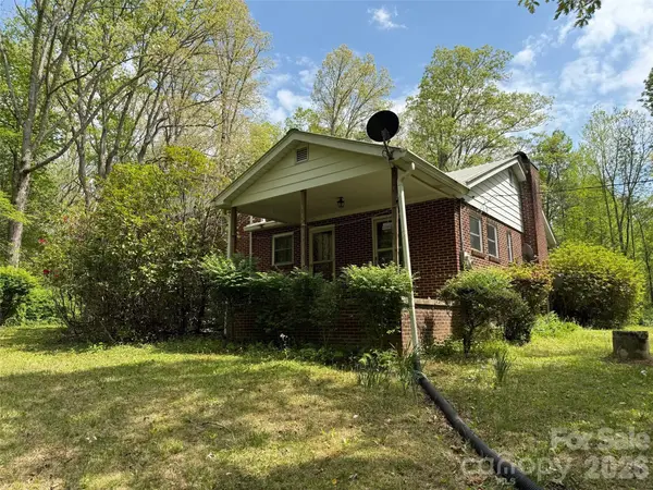 207 Ewbank RD, Etowah, NC 28729
