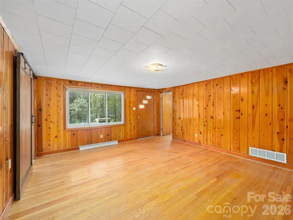 58 Possum Trot RD, Bakersville, NC 28705