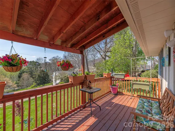 86 Hideaway LN, Waynesville, NC 28785