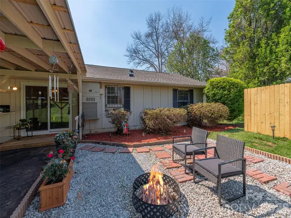 86 Hideaway LN, Waynesville, NC 28785
