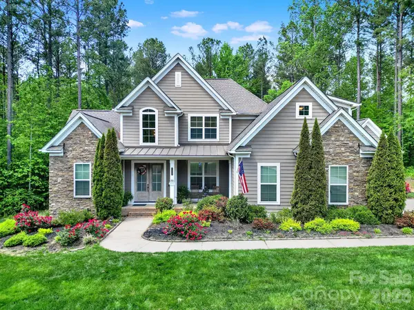 1026 Ledge Wood LN, Clover, SC 29710