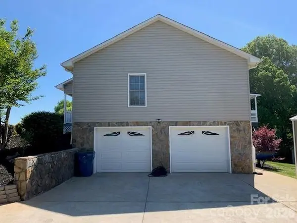 3061 Dry Ponds RD, Granite Falls, NC 28630