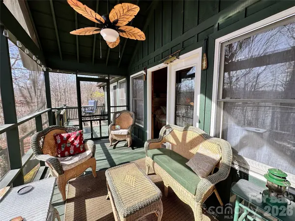454 Fallen Tree LN, Mill Spring, NC 28756