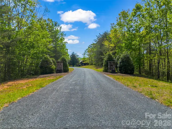 454 Fallen Tree LN, Mill Spring, NC 28756