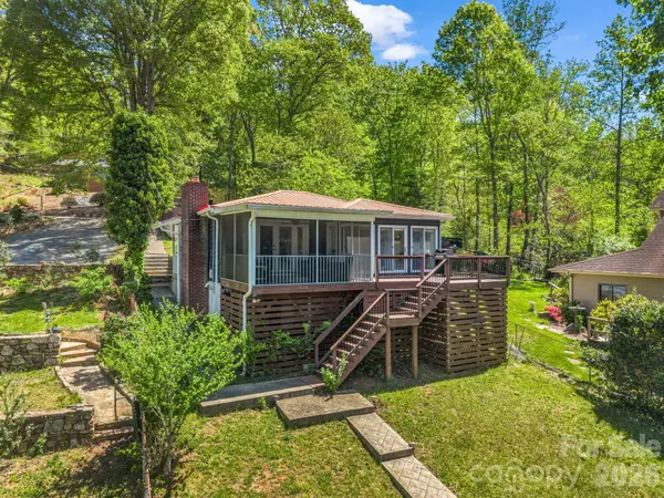 1224 E Lakeshore DR, Landrum, SC 29356