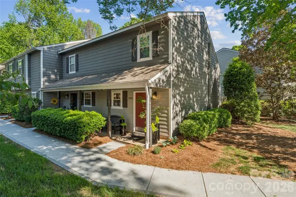 3252 Heathstead PL, Charlotte, NC 28210