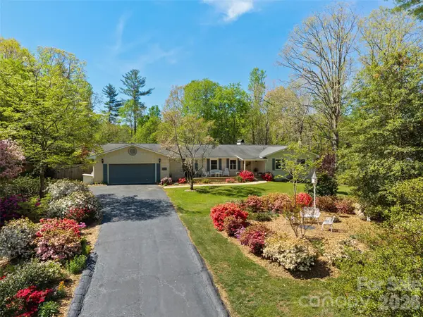 304 Wood Dale DR, Hendersonville, NC 28791
