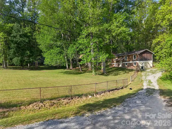 404 Ciccone DR, Hendersonville, NC 28791