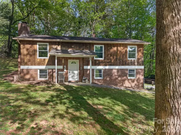 404 Ciccone DR, Hendersonville, NC 28791